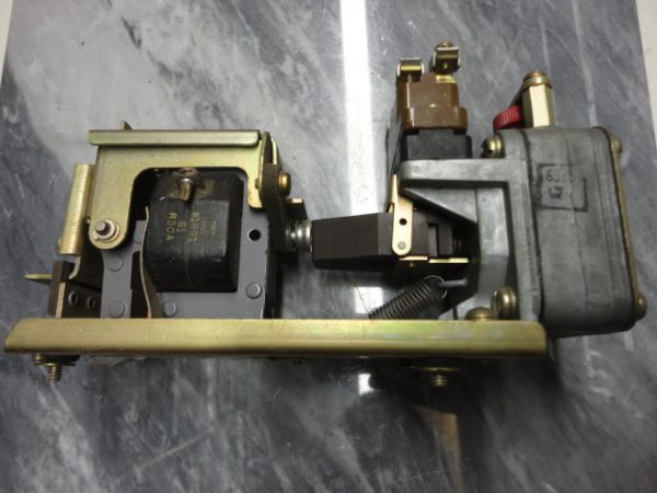 9050-B0-10: TIMER, SQUARE D